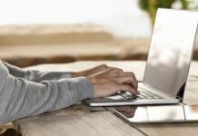 Специалист Яндекс Директ: зачем заказывают его услуги, чем именно он помогает клиентам, на что обратить внимание при поиске такого партнера