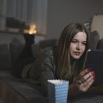 Зло смотреть онлайн бесплатно сериал: почему он выделяется на фоне множества аналогов, к какому жанру можно отнести сериал, о чем он рассказывает и почему вызывает противоречивые эмоции