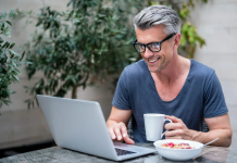 Соцсеть, в которой есть платный контент и доступ к транзакциям в криптовалюте