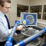 Обратный инжиниринг: чем он отличается от традиционного